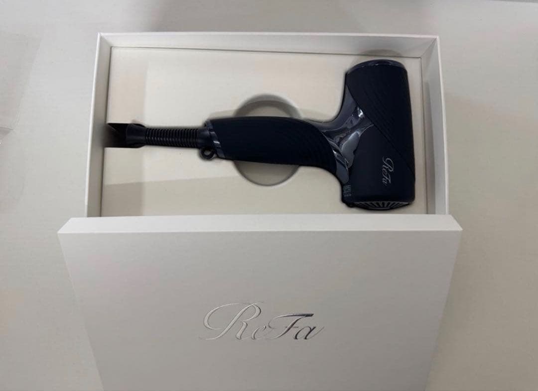 【リファビューテックドライヤーse】ブラック