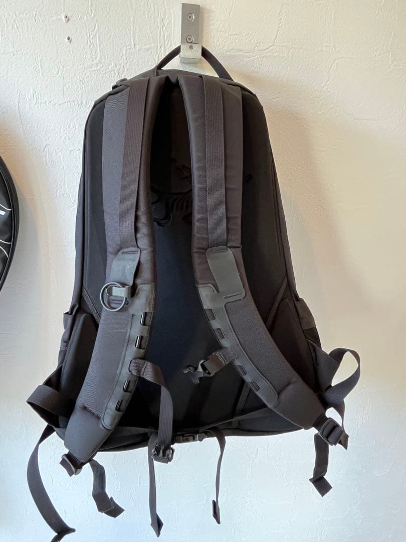 海*蔵様 早い者勝ち！2022年製造　arc'teryx arrow 16 ブラ