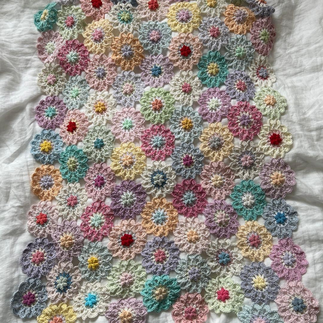 お花のモチーフ編み マルチカバー かぎ針編み パステル ブランケット