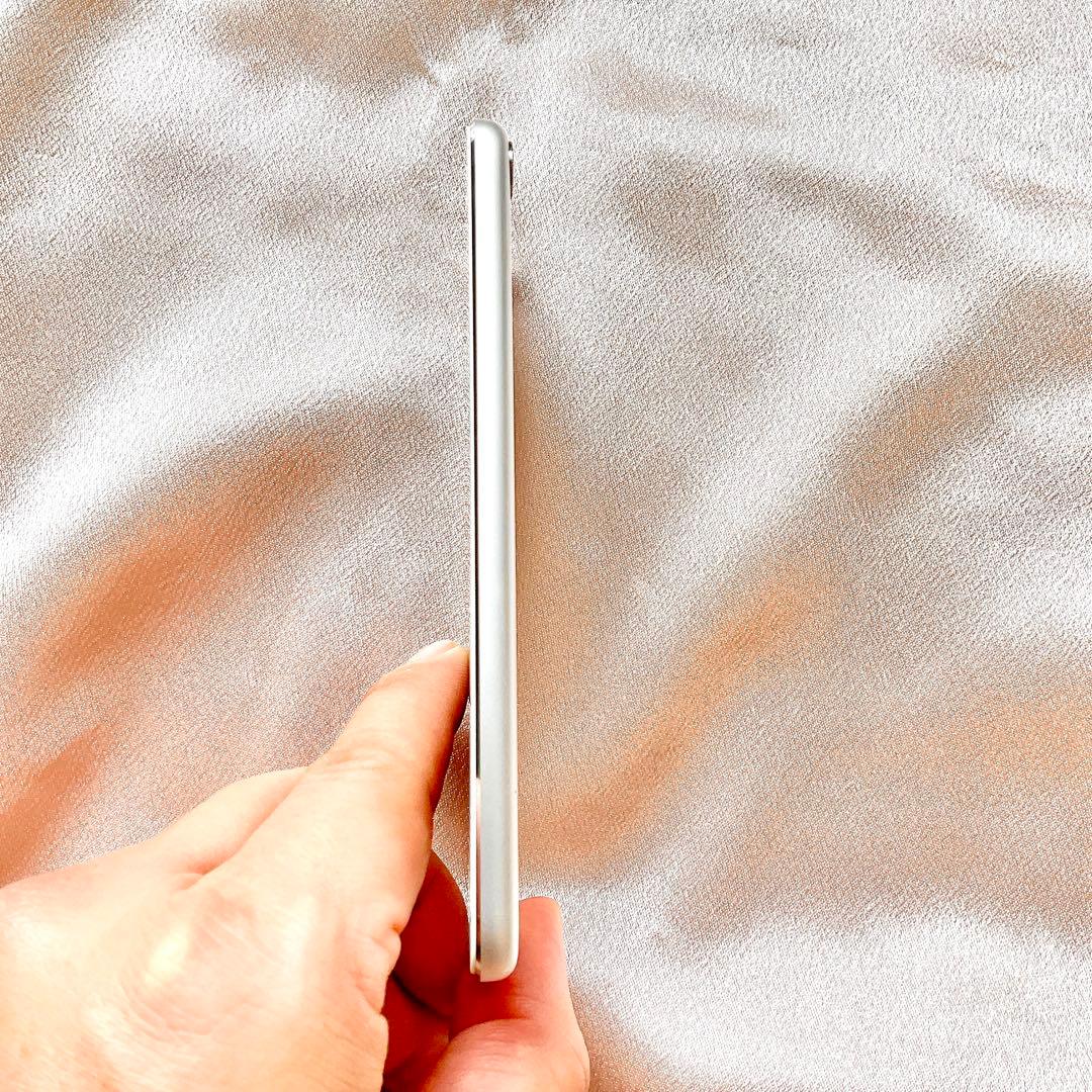 シルバー iPod touch 第6世代 64GB アイポッドApple本体b