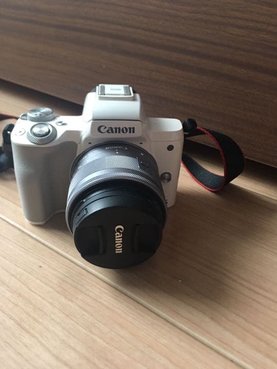 Canon EOS Kiss Mダブルズームキット
