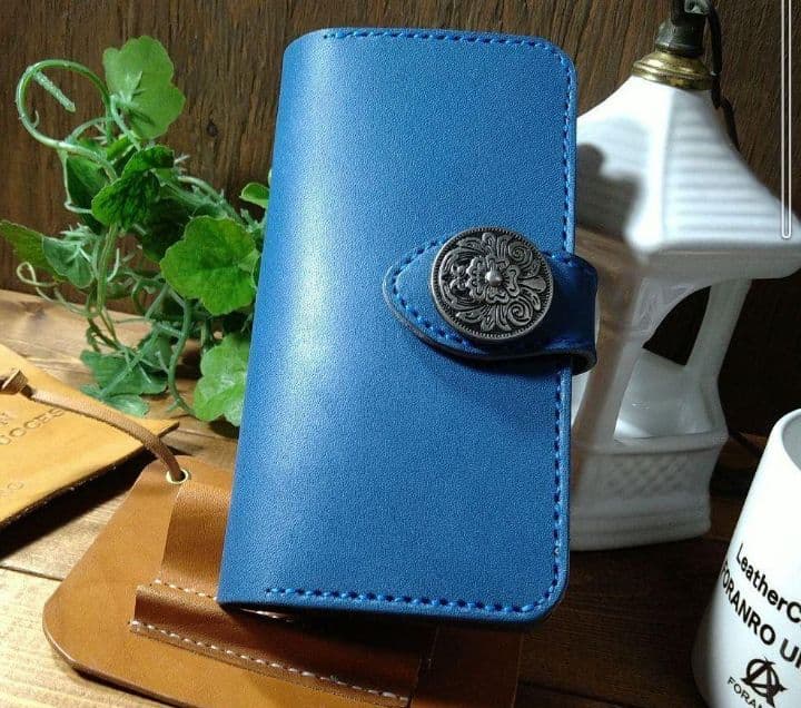 各機種対応■国内最高峰栃木レザーブルー■スマホレザーケース■コンチョマグネット式