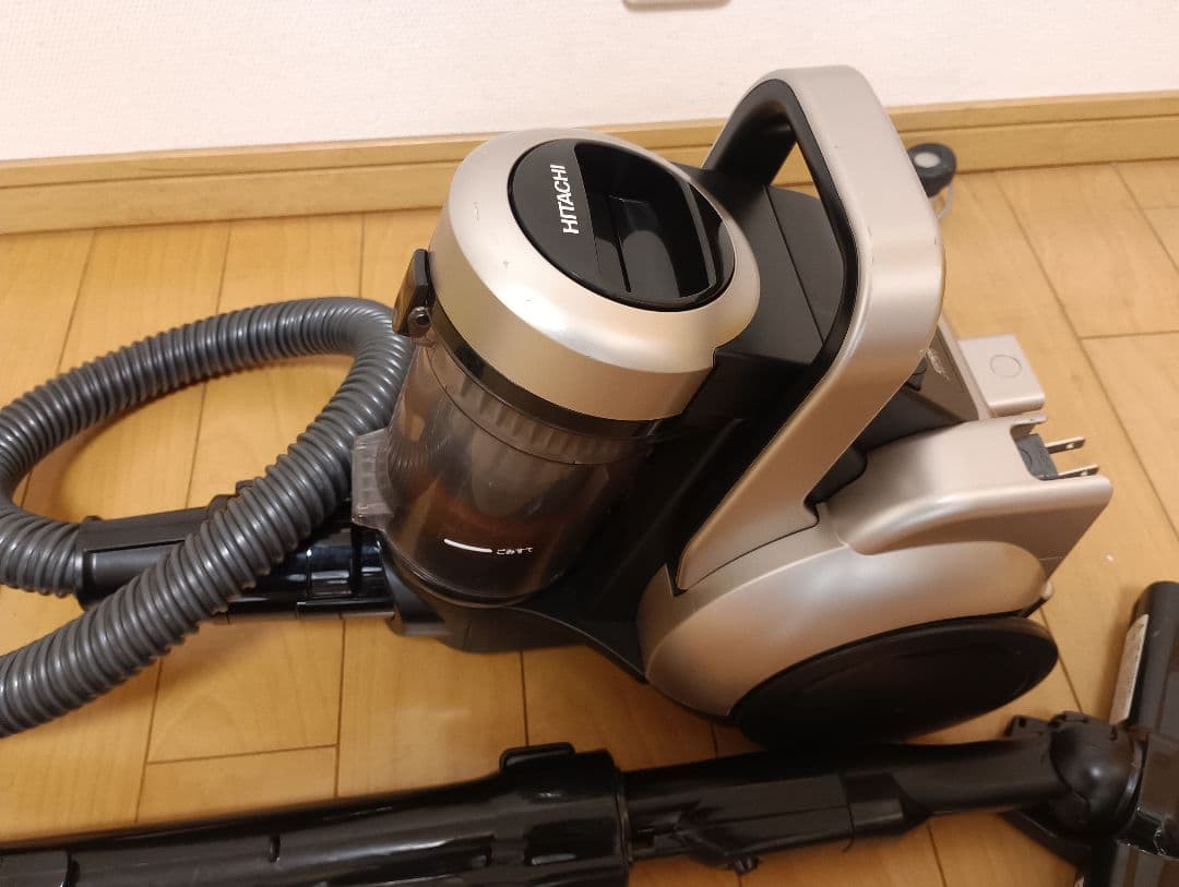日立電気掃除機　パワかるサイクロン　CV-SP300J