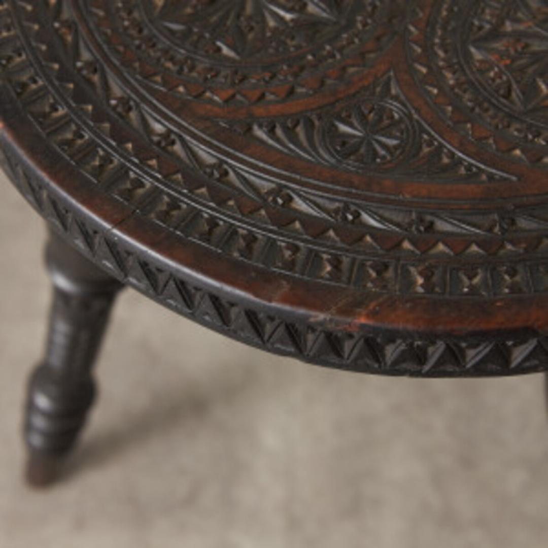 83038★イギリス アンティーク サイドテーブル 木彫刻 ローテーブル