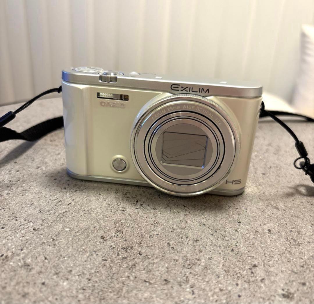 CASIO EXILIM EX-ZR3200 カメラ