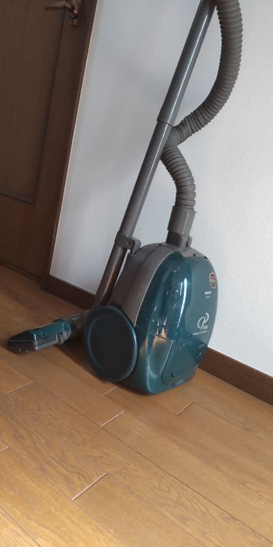 SANYO 紙パック式掃除機　舞姫　SC-T51 グリーン