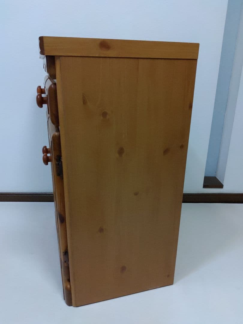 カントリー家具　北欧風　ガラス キャビネット　引き出し2杯　高さ調整棚板2枚