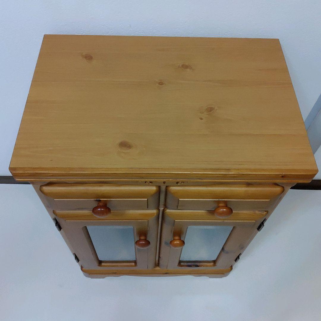 カントリー家具　北欧風　ガラス キャビネット　引き出し2杯　高さ調整棚板2枚