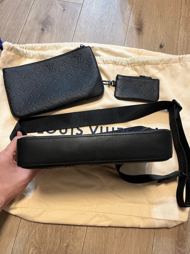 リ*ヤ様 美品メルカリ最安Louis Vuittonトリオメッセンジャーバッグ
