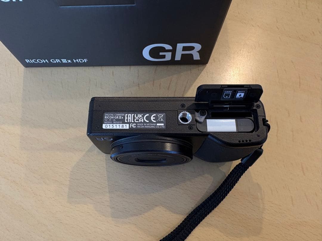 RICOH リコー GR3x HDF カメラ　SDカード付