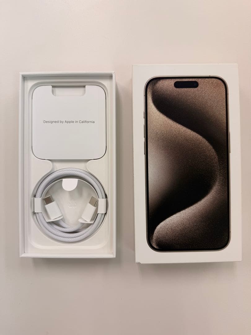 Apple iPhone 15 Pro ナチュラルチタニウム 本体