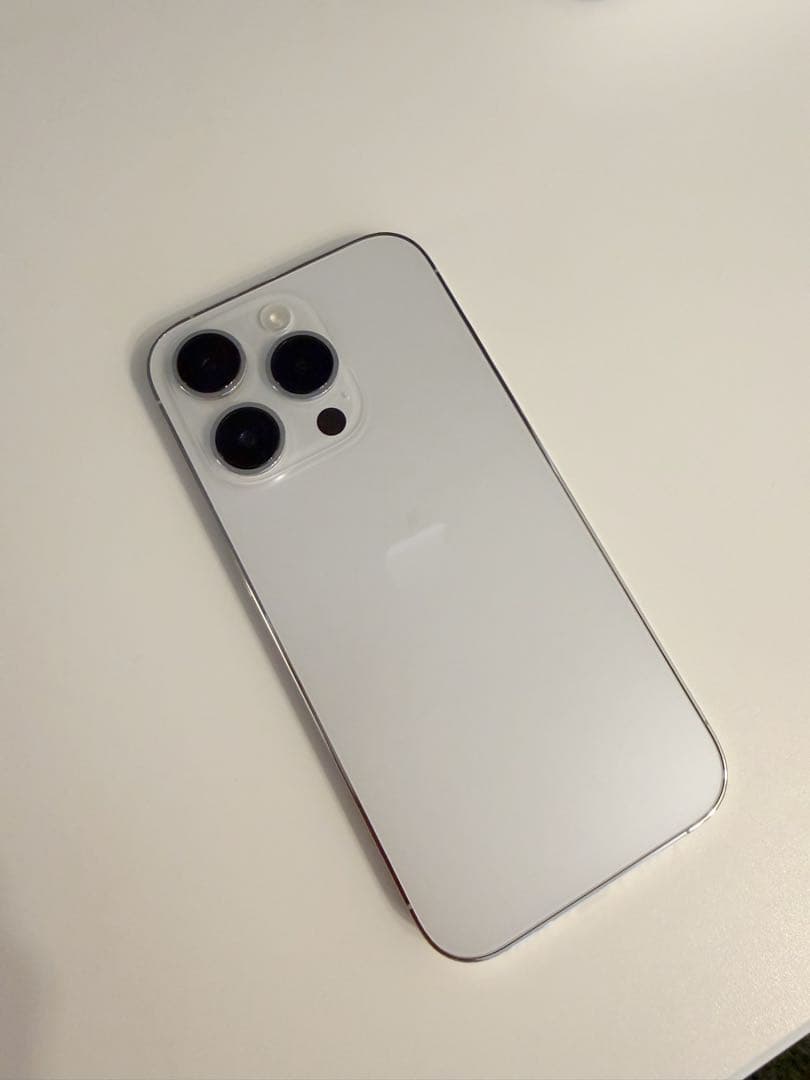 オン Apple iPhone 14Pro シルバー 256GB 本体