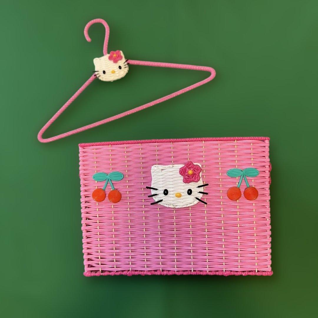 ハローキティ　編みカゴ　編みハンガー