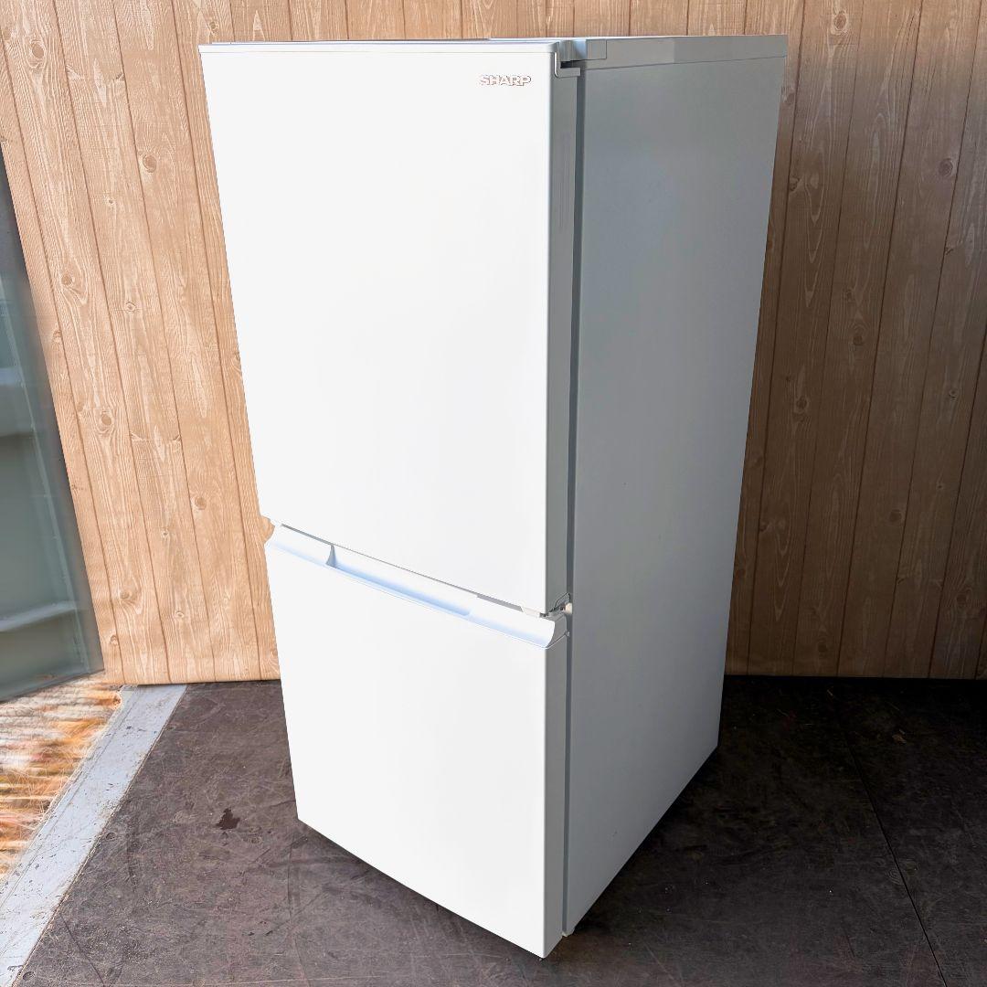 配送設置無料！純正SHARPシンプルホワイトコンパクト冷蔵庫！完動超美品！