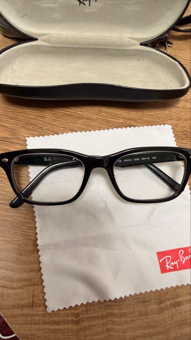 Ray-Ban RB 5345 ブラックサングラス ケース付き