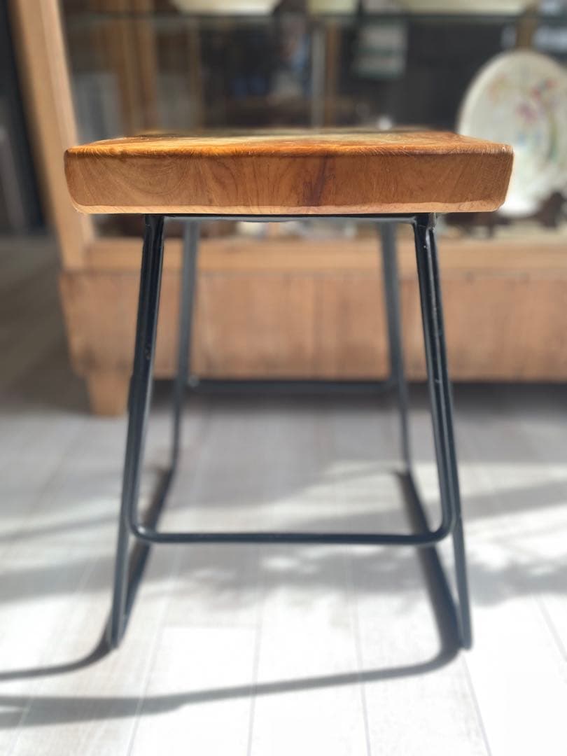 スツール／チーク材一枚板×スチール製脚／インダストリアル／ヴィンテージ風