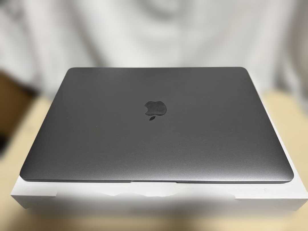 Mac book air M1 バッテリー　100% 放電回数4回