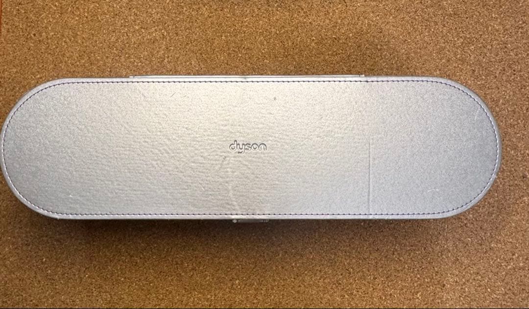 特徴的デザイン ヘアドライヤー