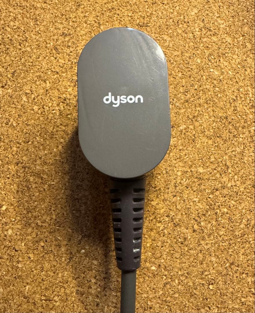 特徴的デザイン ヘアドライヤー