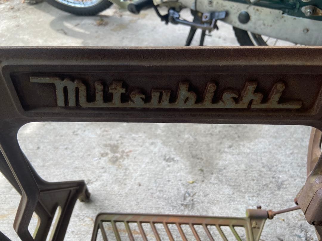 三菱　足踏みミシン フレーム アンティーク置物やガーデニングなどジャンクガーデン