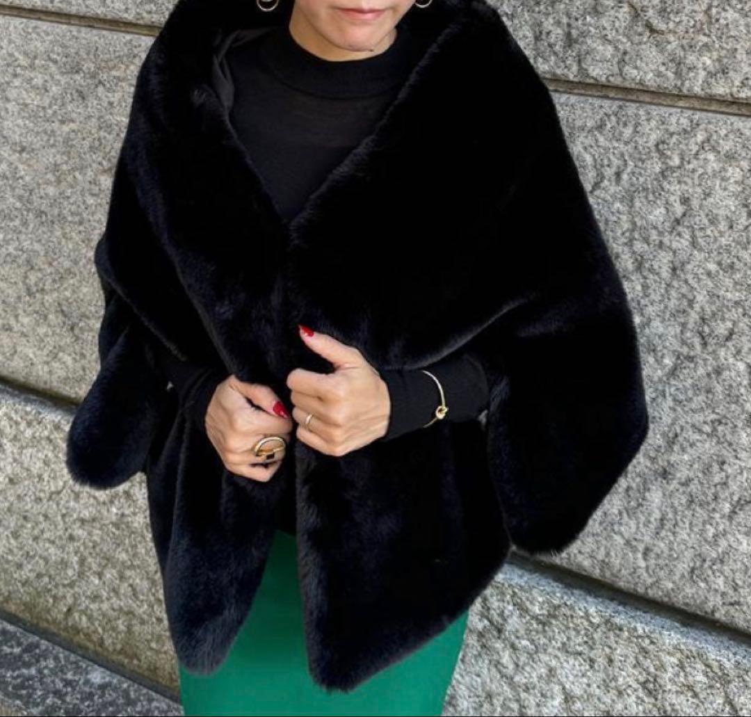 JENNE リッチボリュームファーケープ ブラック