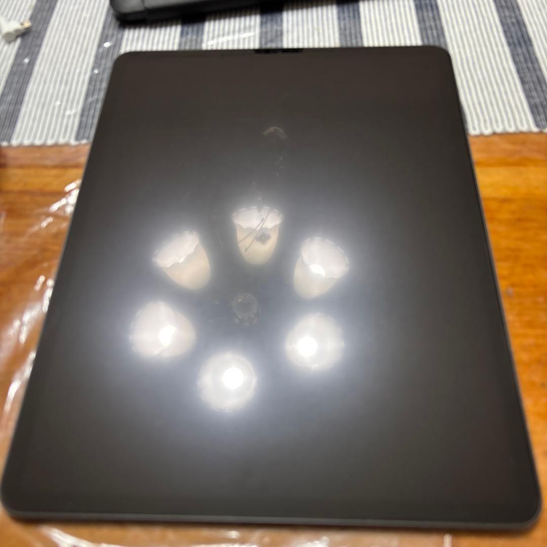 iPad Pro12.9インチ本体 代4世代wifiモデル256GB ケース付き