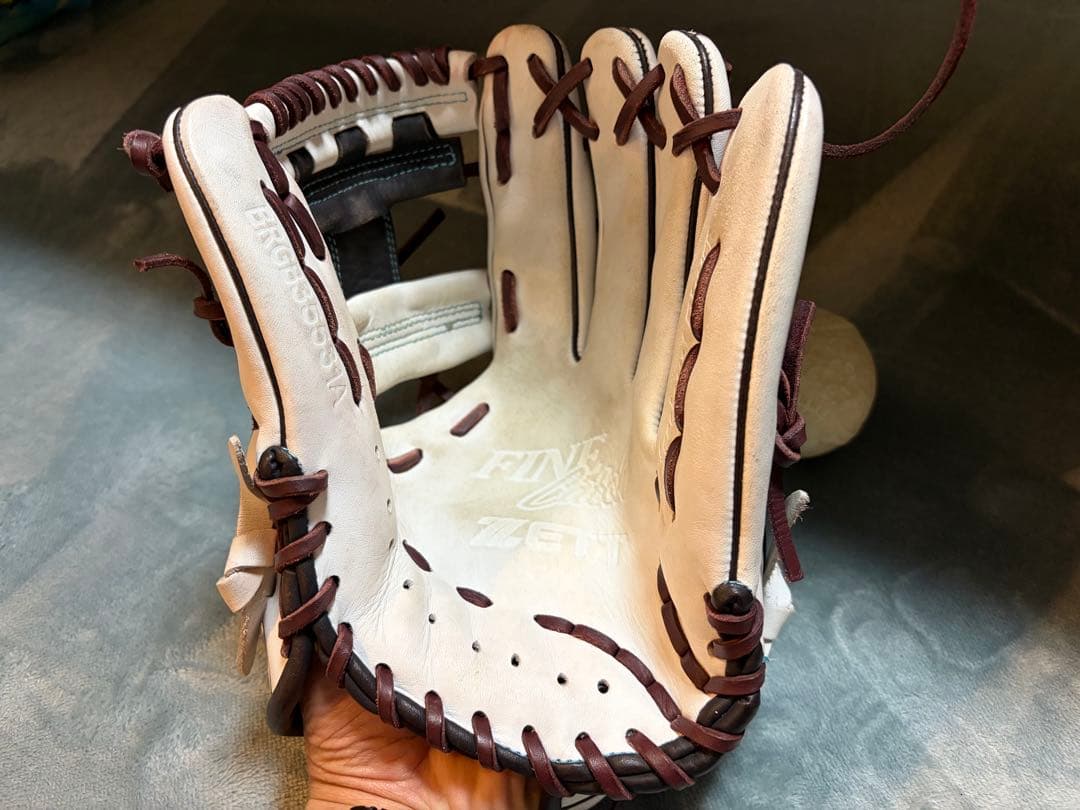 ZEET 軟式用グローブ