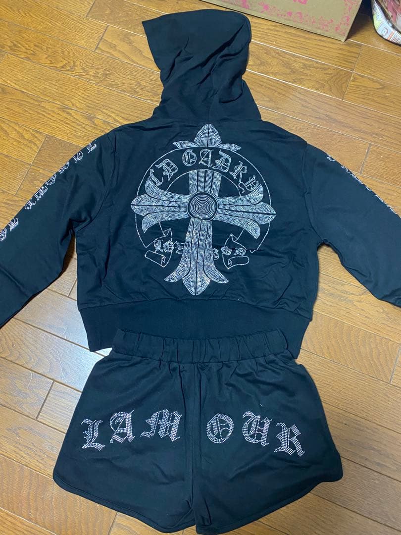 値下げ！クロスモチーフ パーカーとショーパンのセットアップ ブラック 新品未使用