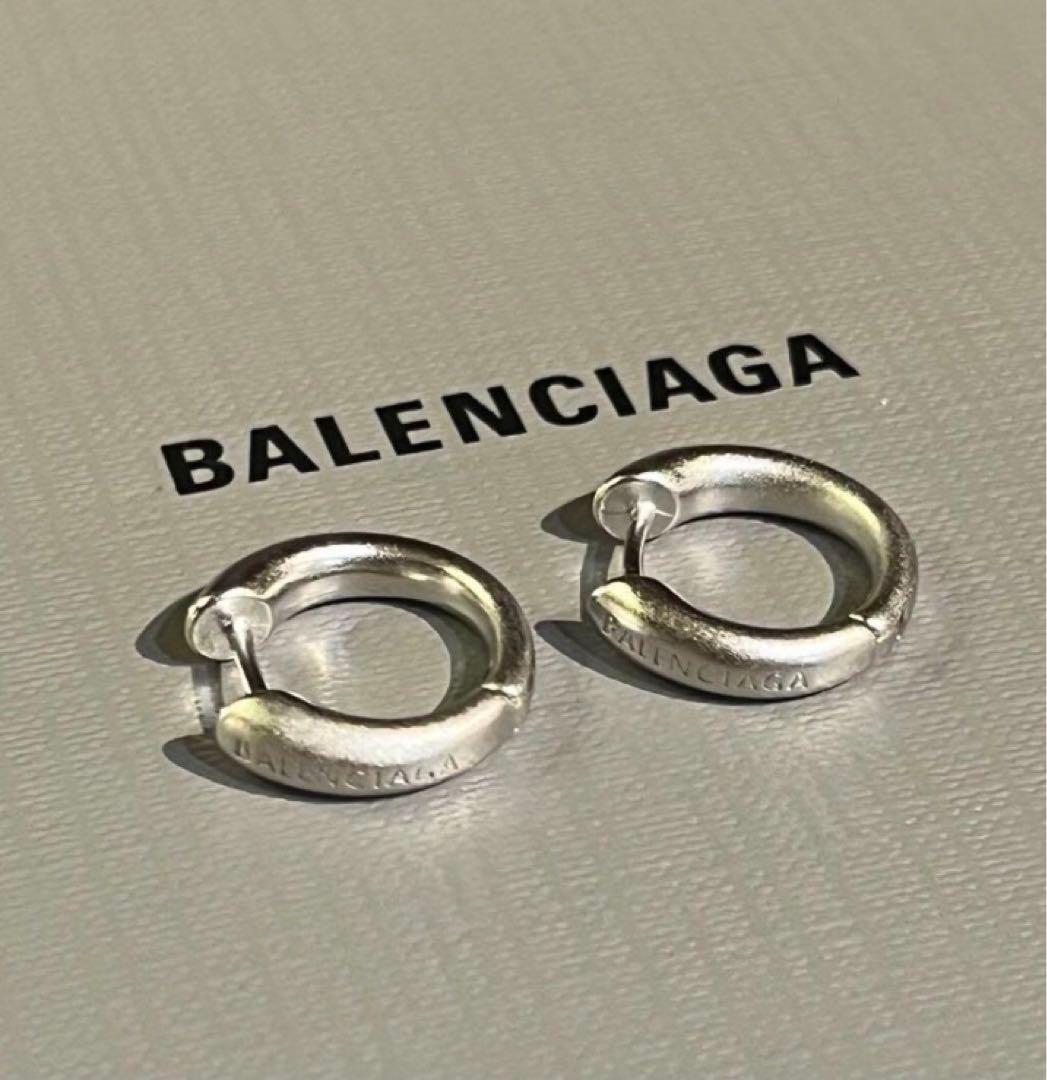 バレンシアガ　ピアス【両耳】