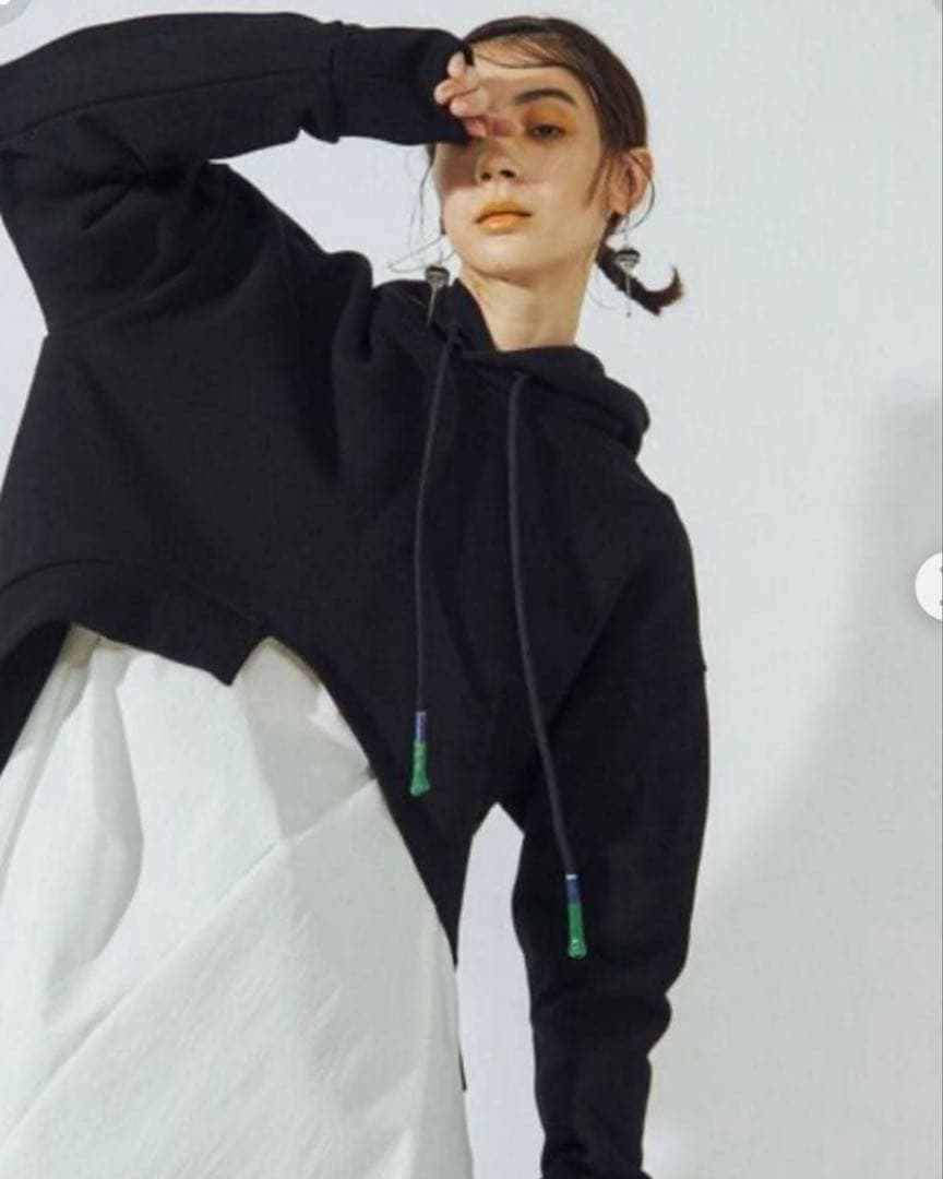 アンスリード UN3D ヘムカットショートフーディー アシメ パーカー 黒