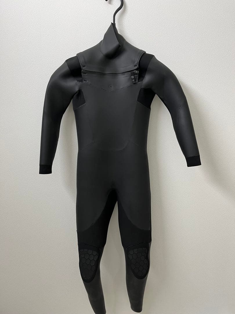 Fellow Wetsuits セミドライ　3/5ミリ