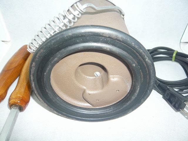 吉井(タキイ)和裁電化鏝　和裁こて　和裁コテ　タキイ製　鏝２本付