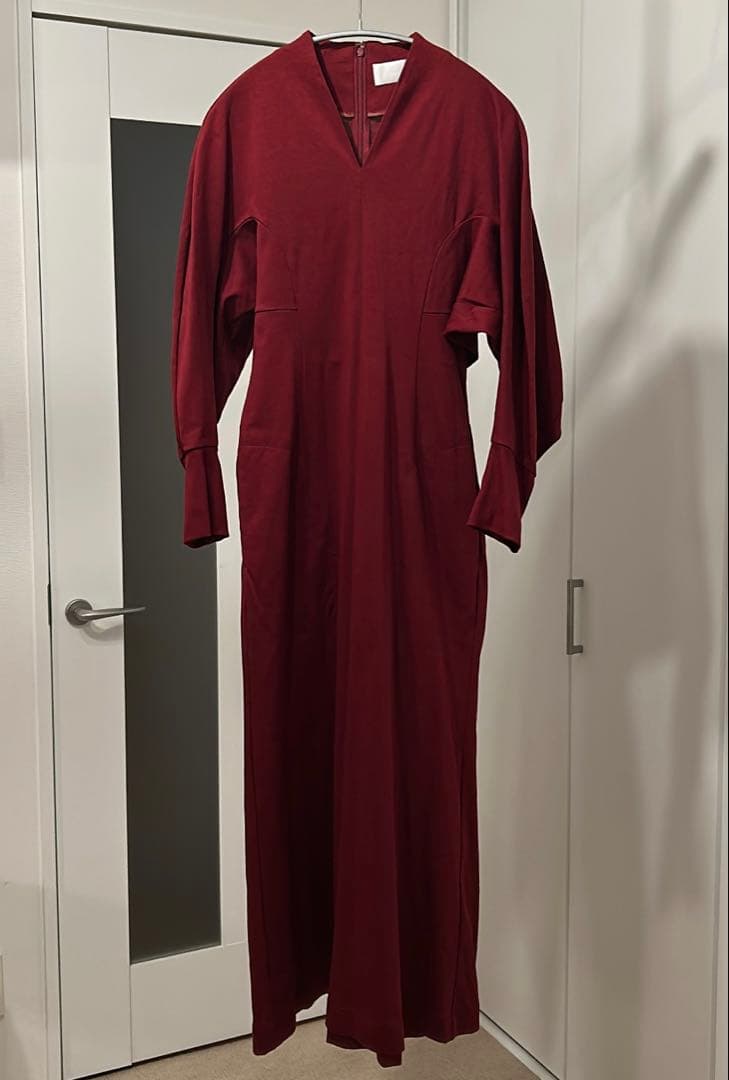 マメクロゴウチ V-Neck Classic Cotton Dress