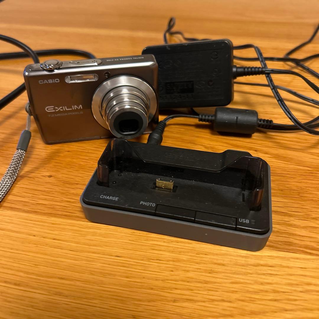 CASIO EXILIM 7.2メガピクセル コンパクトデジタルカメラ