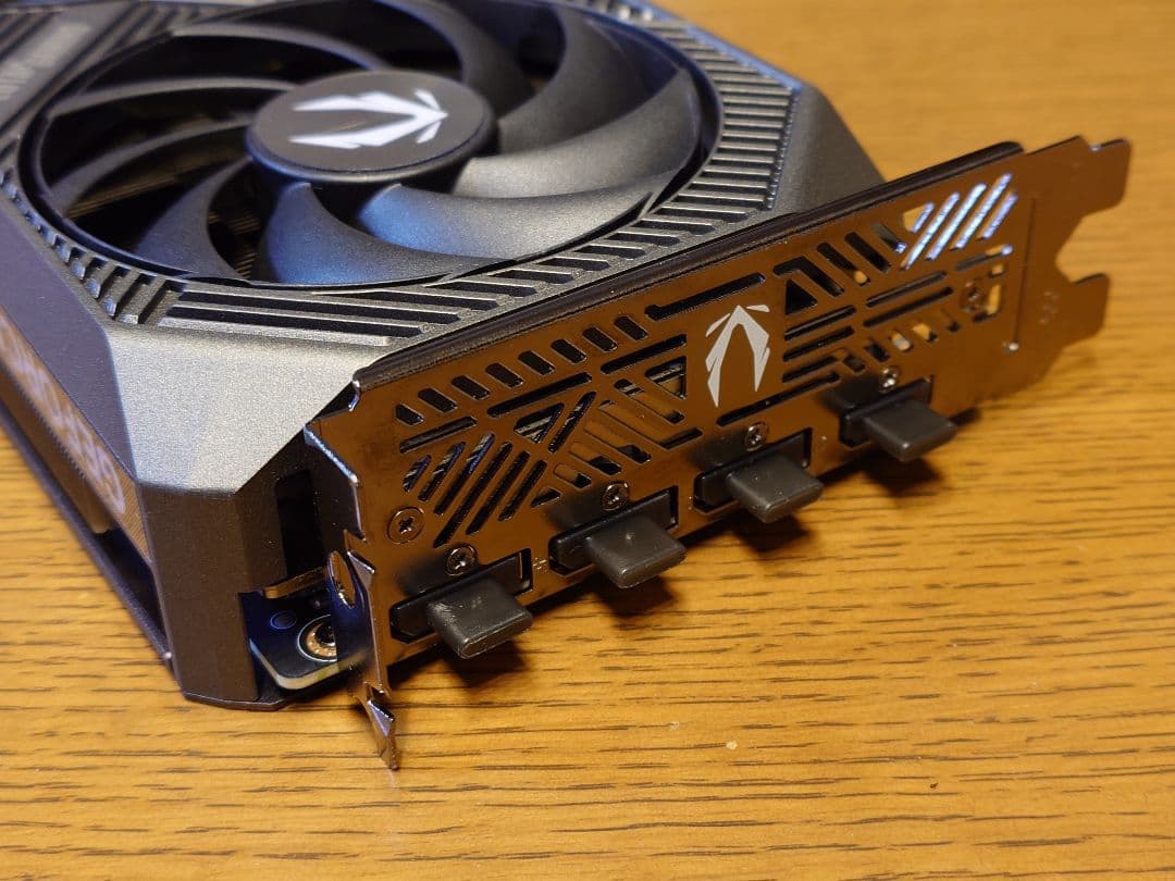 ZOTAC GEFORCE RTX 5060 Ti 8GB ほぼ新品
