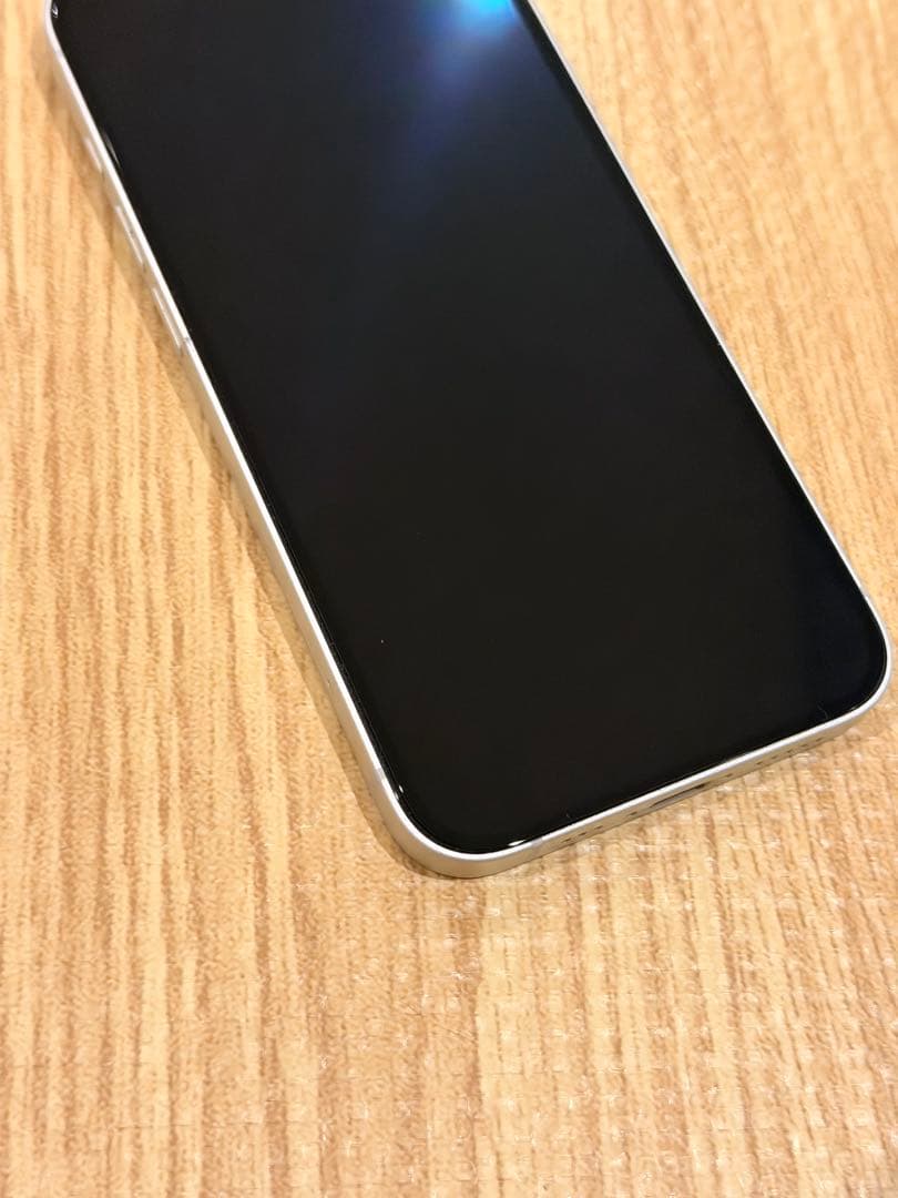 美品 Apple iPhone 16e 2024年販売 ホワイト 128GB
