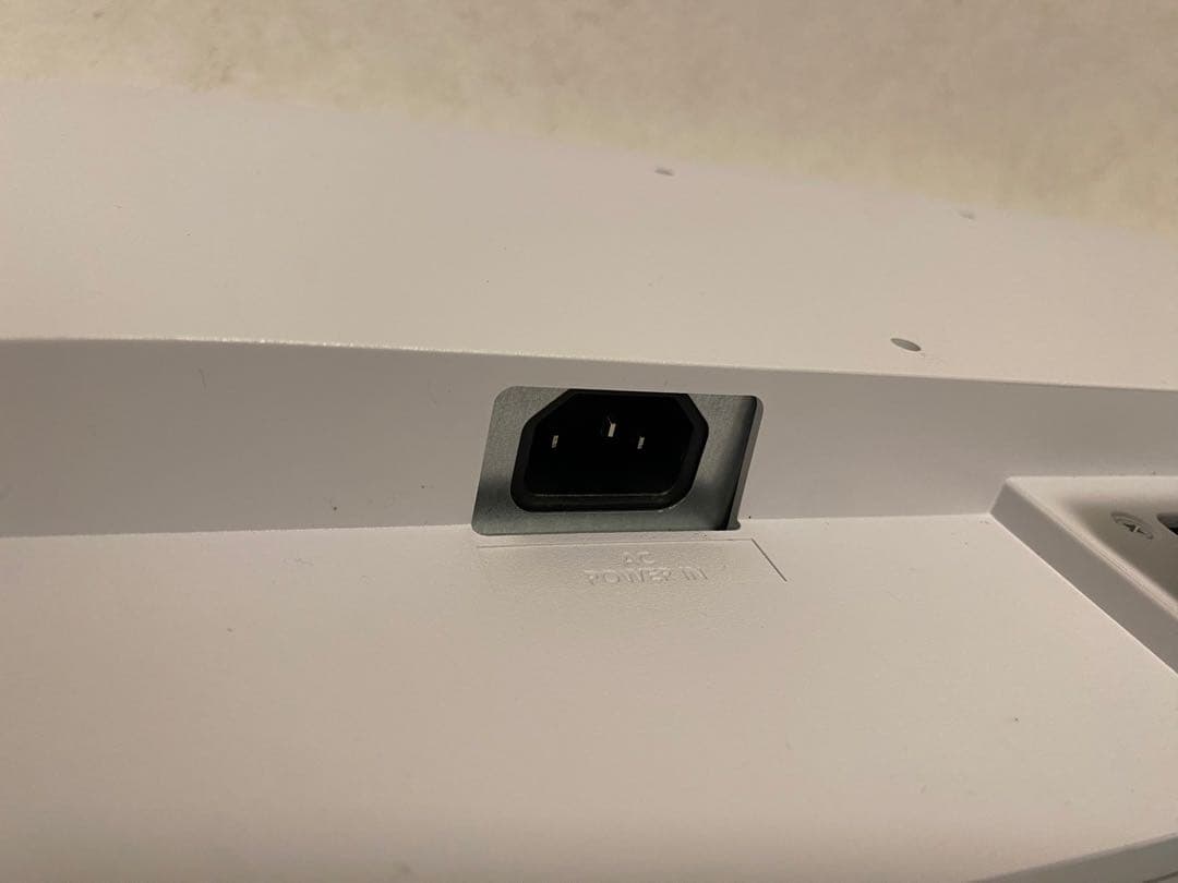 【稼働1週間のみ】 23.8型ワイド液晶ディスプレイ