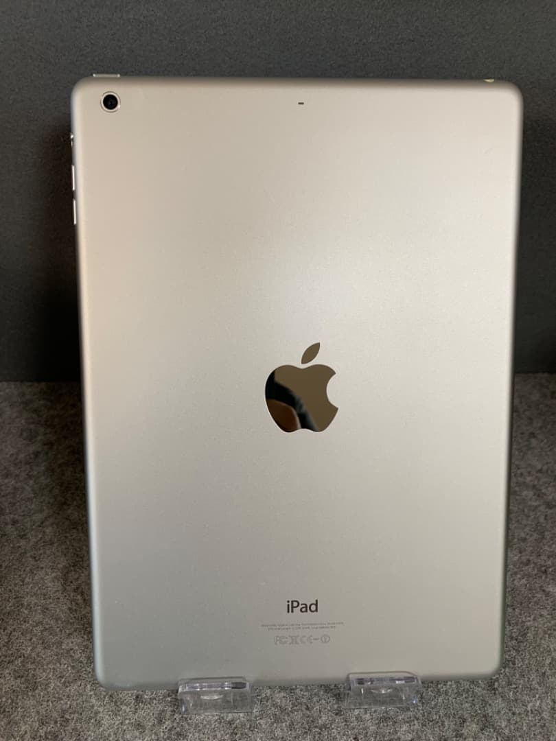 美品 国内版 iPad Air 9.7インチ 32GB Wi-Fi版 シルバー色