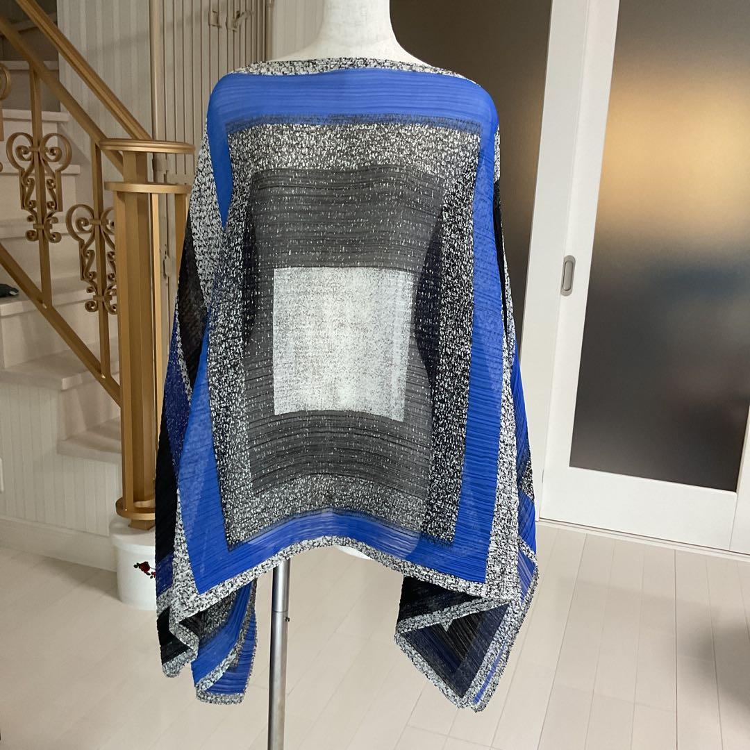 プリーツプリーズイッセイミヤケ　ポンチョ