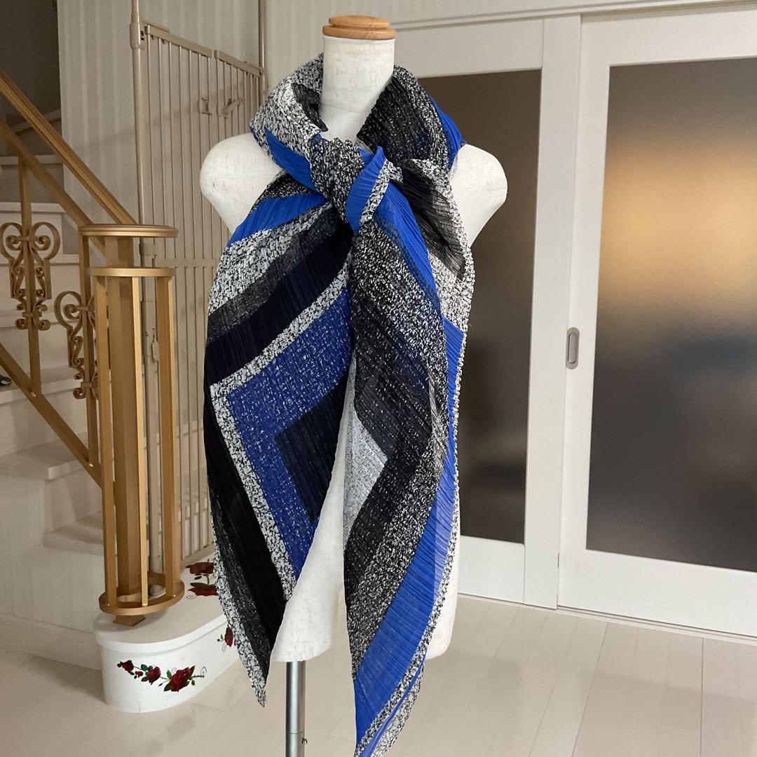 プリーツプリーズイッセイミヤケ　ポンチョ