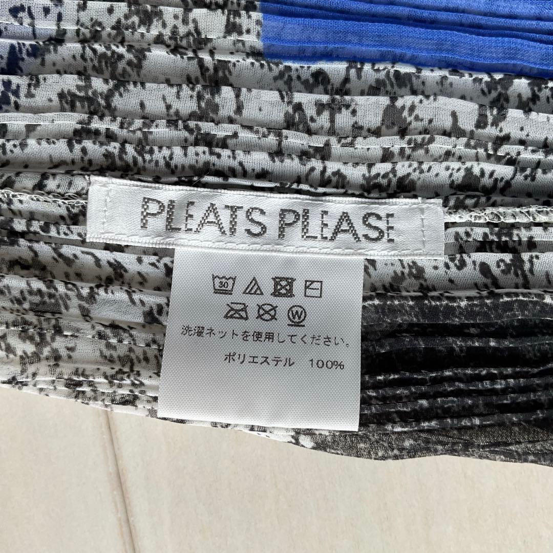 プリーツプリーズイッセイミヤケ　ポンチョ