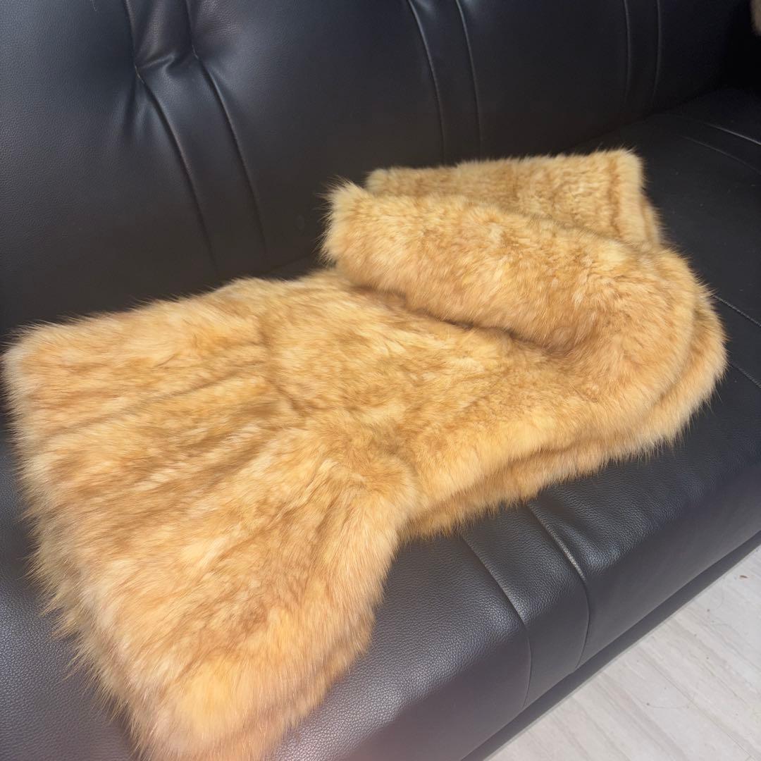 と*こ様 新品❣️ゴールド　セーブル❣️ストール❣️編み込みニットポケット付き❣