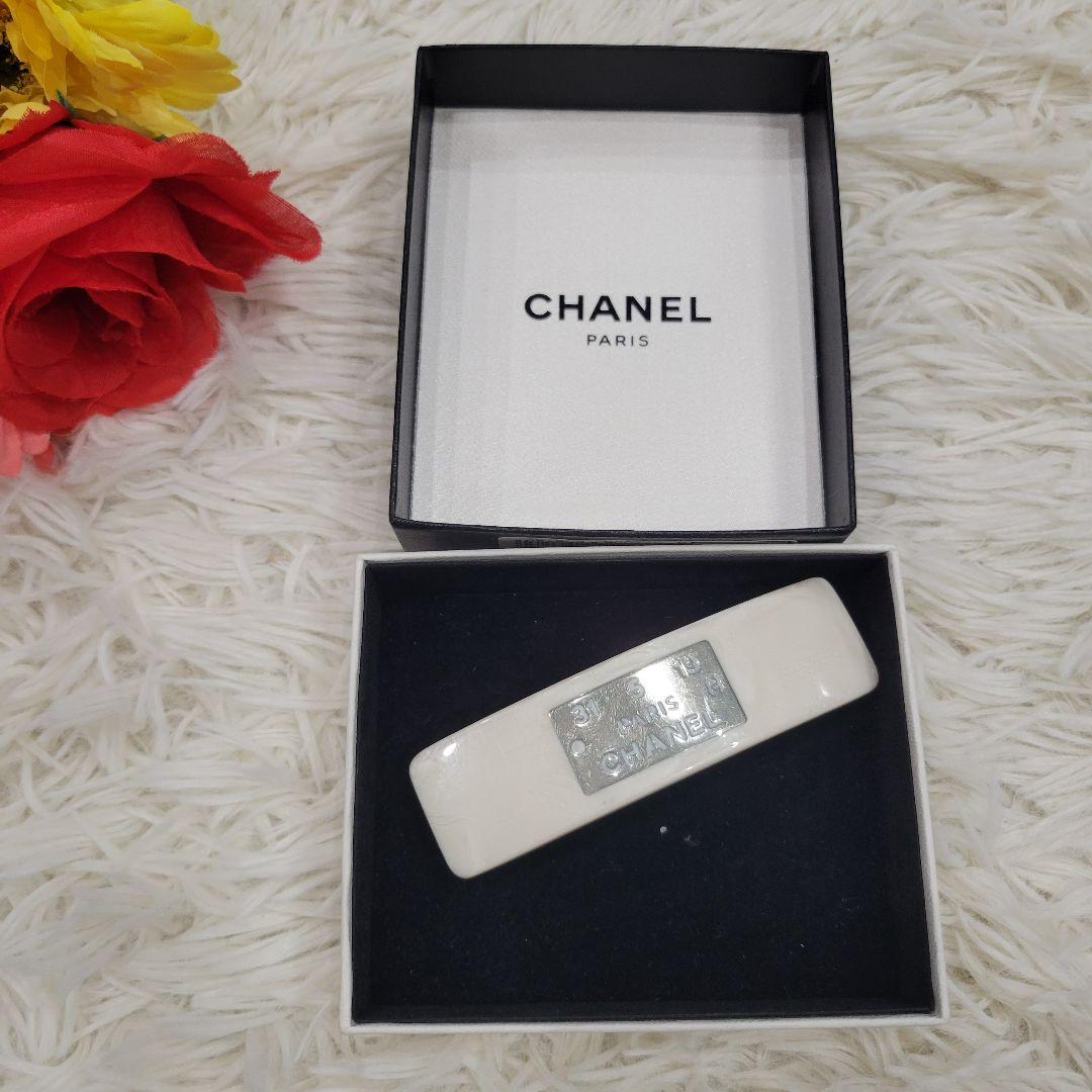 CHANEL　シャネル　スクエア　ホワイト×シルバー　バレッタ　ヘアピン