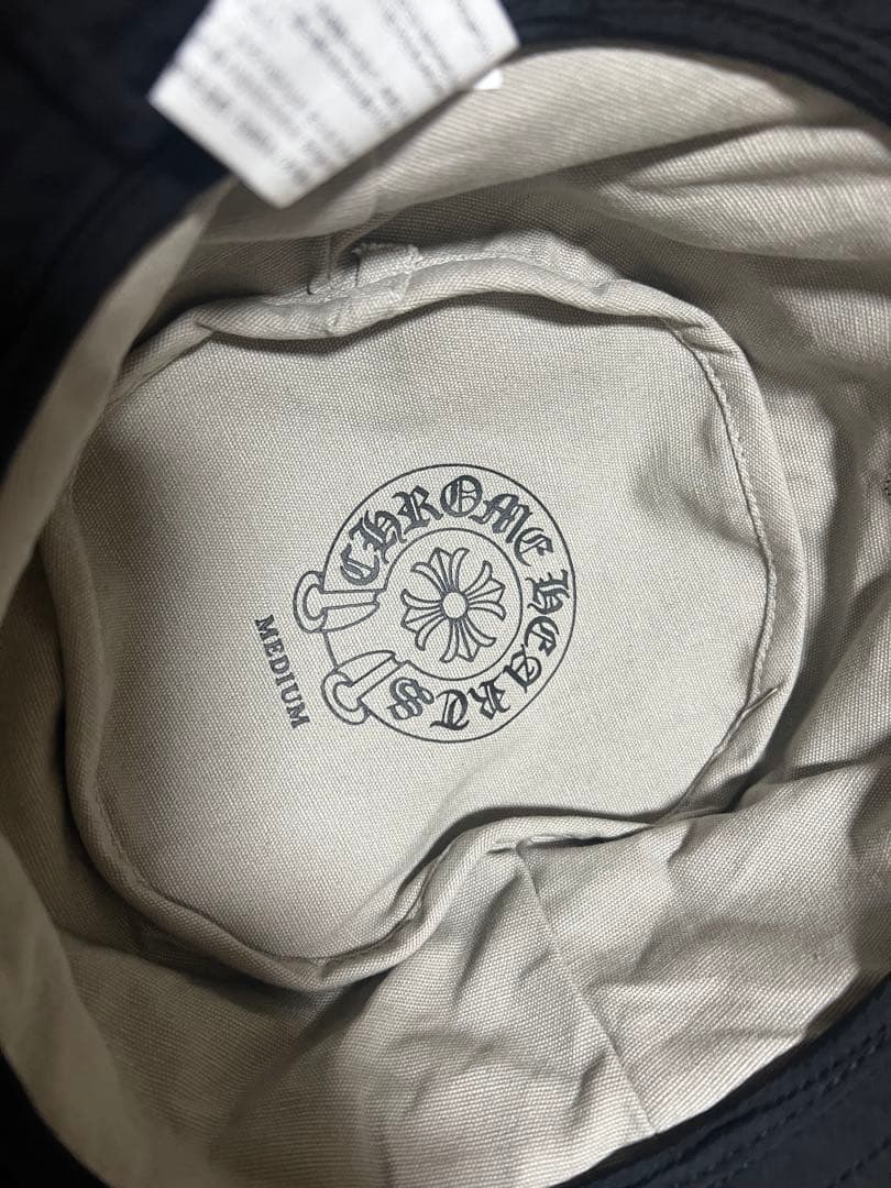 バケットハット 黒 十字架刺繍