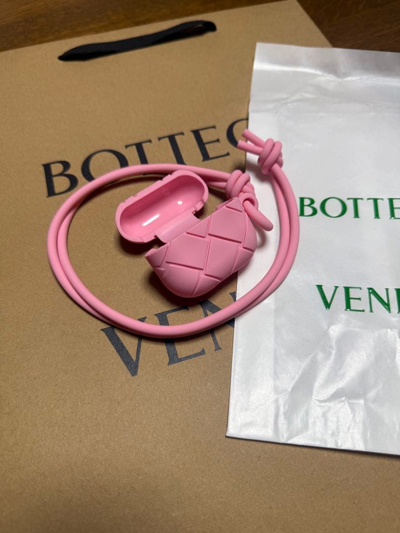 BOTTEGA VENETA ボッテガヴェネタAirPodsケース　ピンク
