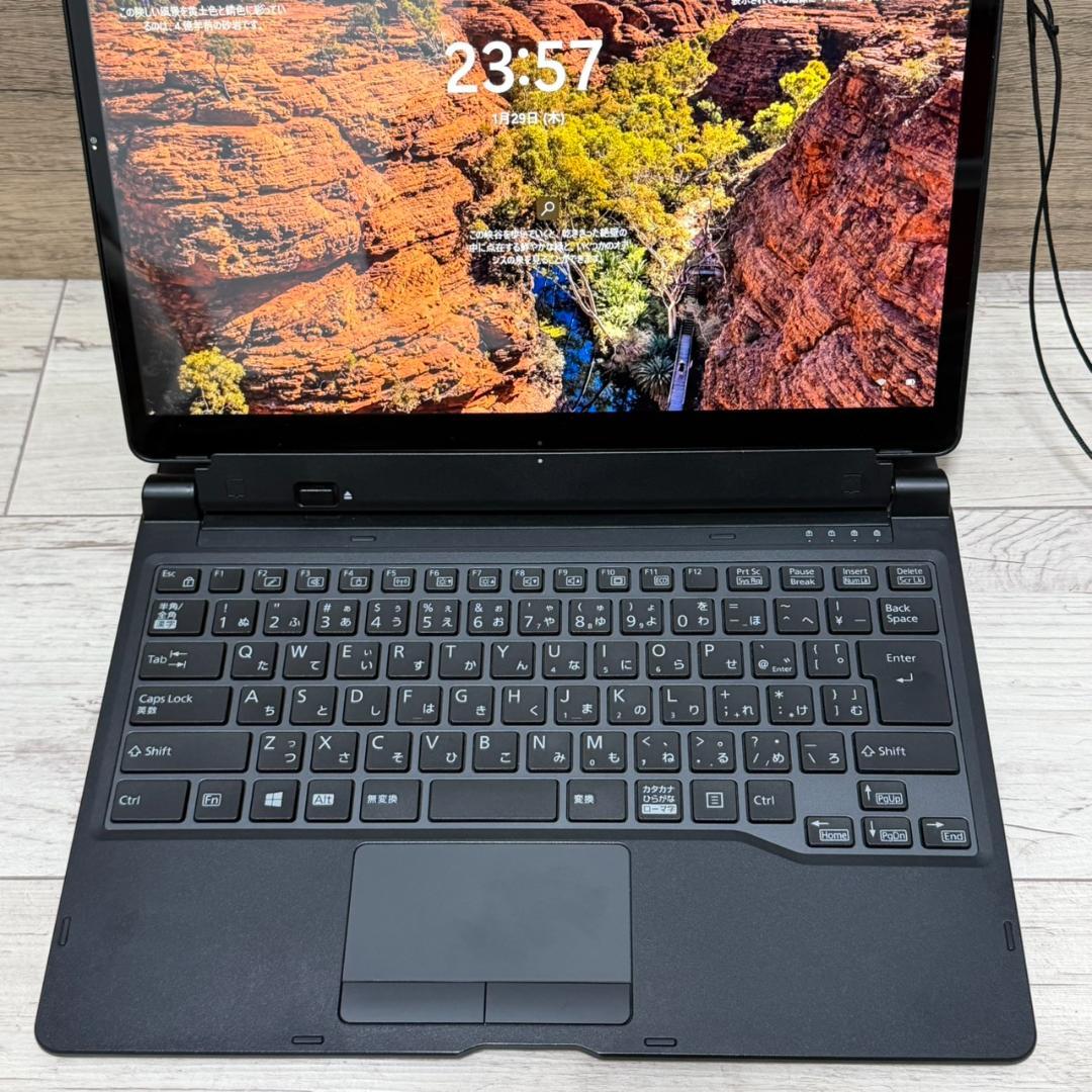 富士通 ARROWS Tab Q738 Core i5 8世代 128GB 軽量
