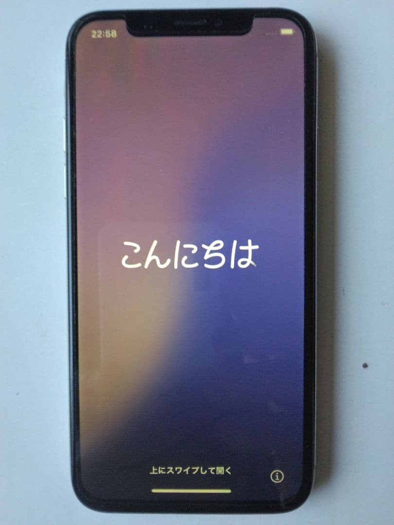 Apple iPhone Xs ホワイト ミッキーマウスケース付き