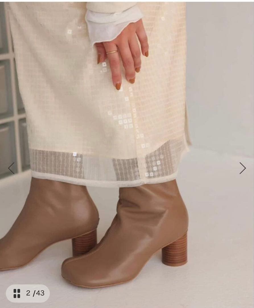 スローブイエナ ベージュ 合成皮革 ブーティ 中ヒール