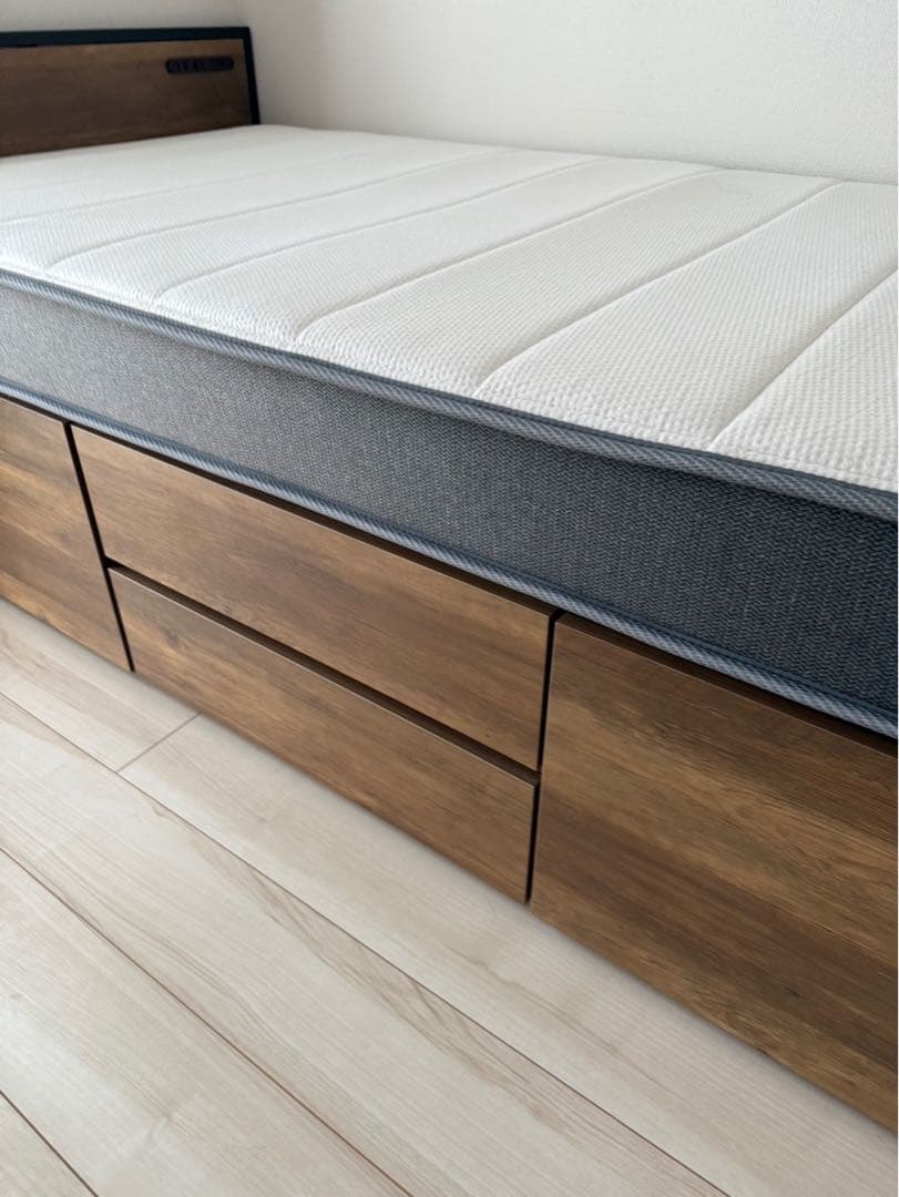 コンセント収納付きシングルベッドフレーム　ニトリ　マットレスセット　家財便不可