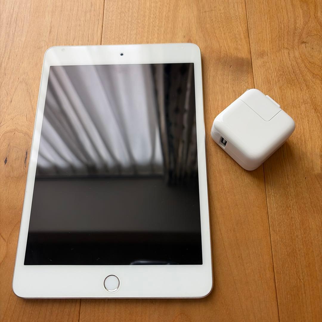 iPad mini4 128GBシルバー SIMフリー